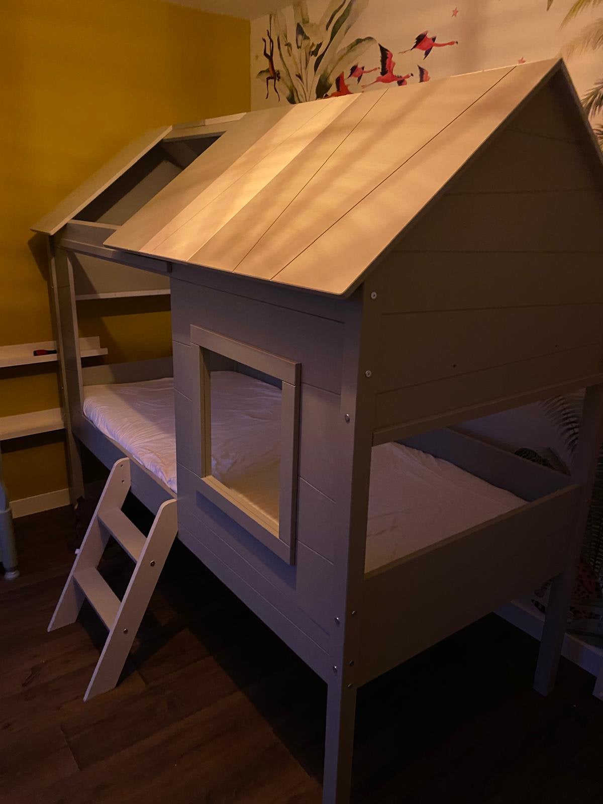 BED BOOMHUT CHARLOTTE - Pastelgroen kinderbed Vipack, Ophalen, 85 tot 100 cm, Lattenbodem, Zo goed als nieuw