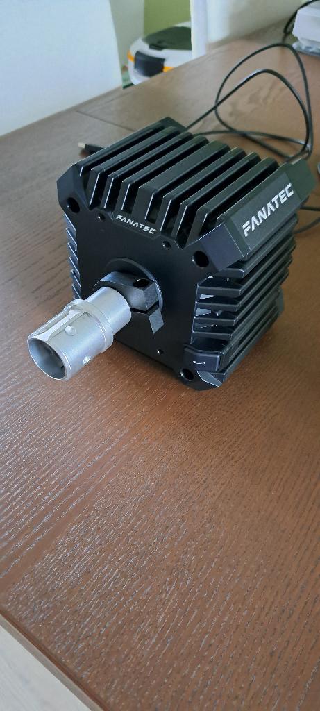 Fanatec CSL DD 8Nm met Formula V2.5 stuur en Elite pedals V2, Ophalen, Racestuur, Zo goed als nieuw, RGB verlichting