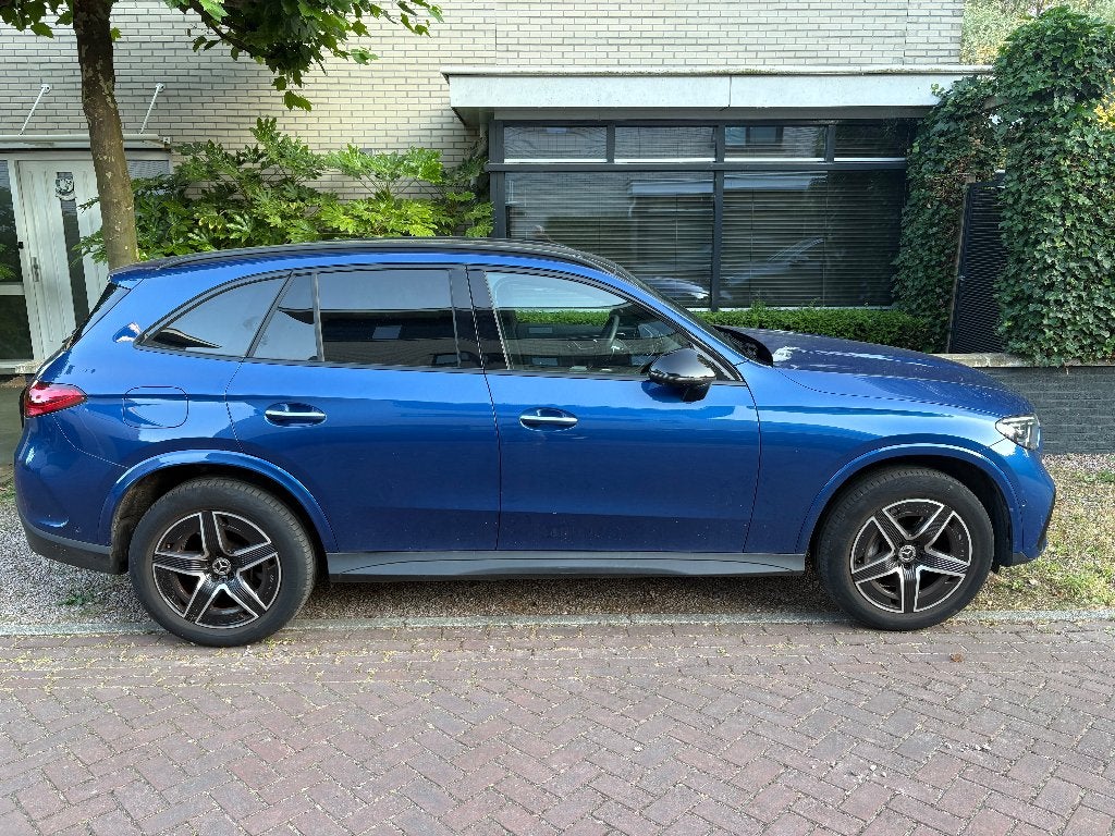 Mercedes-Benz GLC 300 e 313pk 4MATIC 9G-TRONIC 2023 Blauw, Auto's, Mercedes-Benz, Automaat, 4 cilinders, Blauw, Leder en Stof