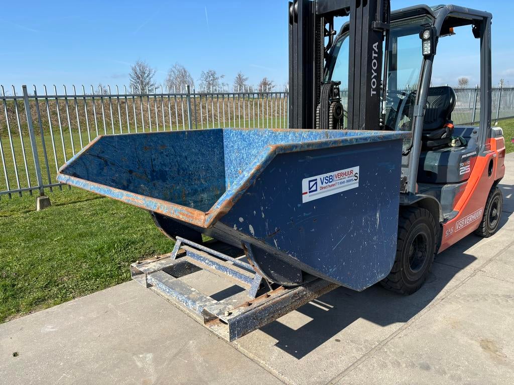 Kiepkantelbak tbv heftruck, shovel of Manitou, Ophalen, Zo goed als nieuw