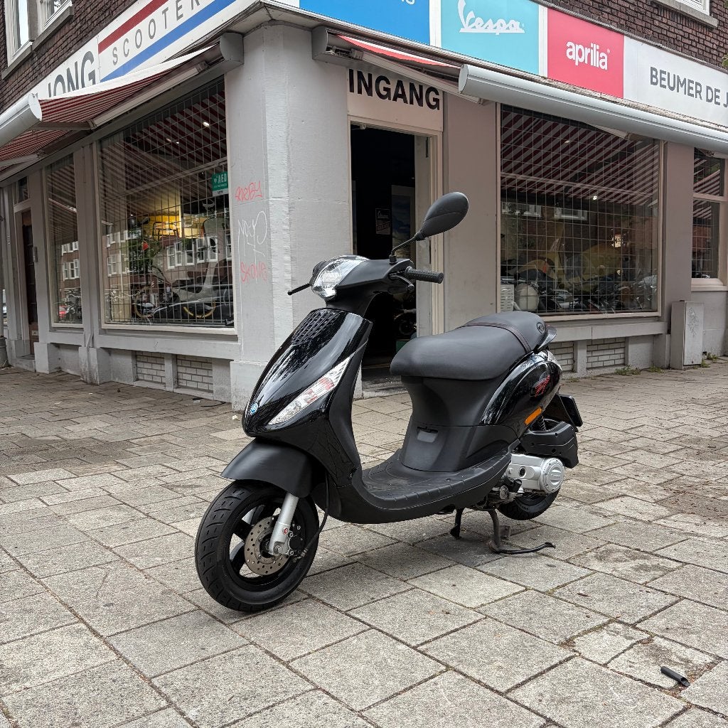 Piaggio Zip 50 Zwart | 7/7/2023 | 7056 km | BOVAG-Garantie, Piaggio, Zip, Ophalen of Verzenden, Zo goed als nieuw