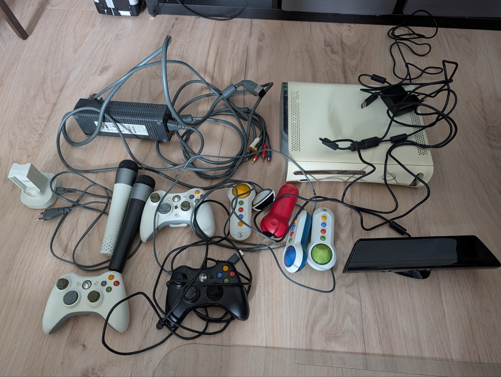 Xbox 360 console met 126 games en accessoires, Ophalen, Gebruikt