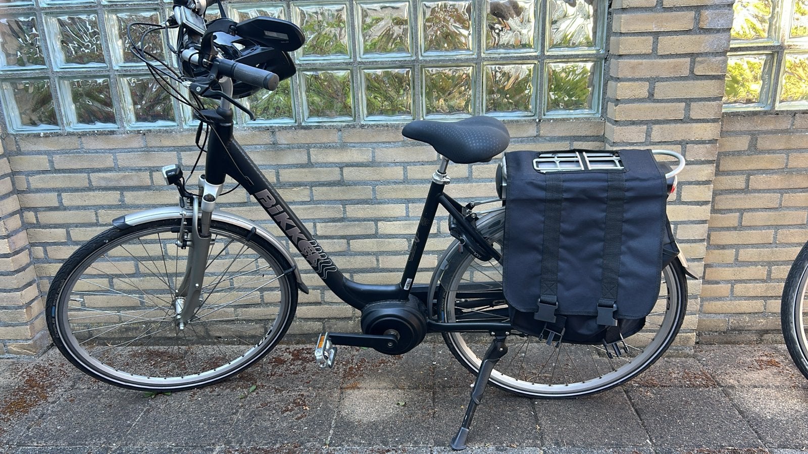 Bikkel E-bike met lage instap en fietstassen, Velgrem, Ophalen, Overige merken, 53 tot 56 cm
