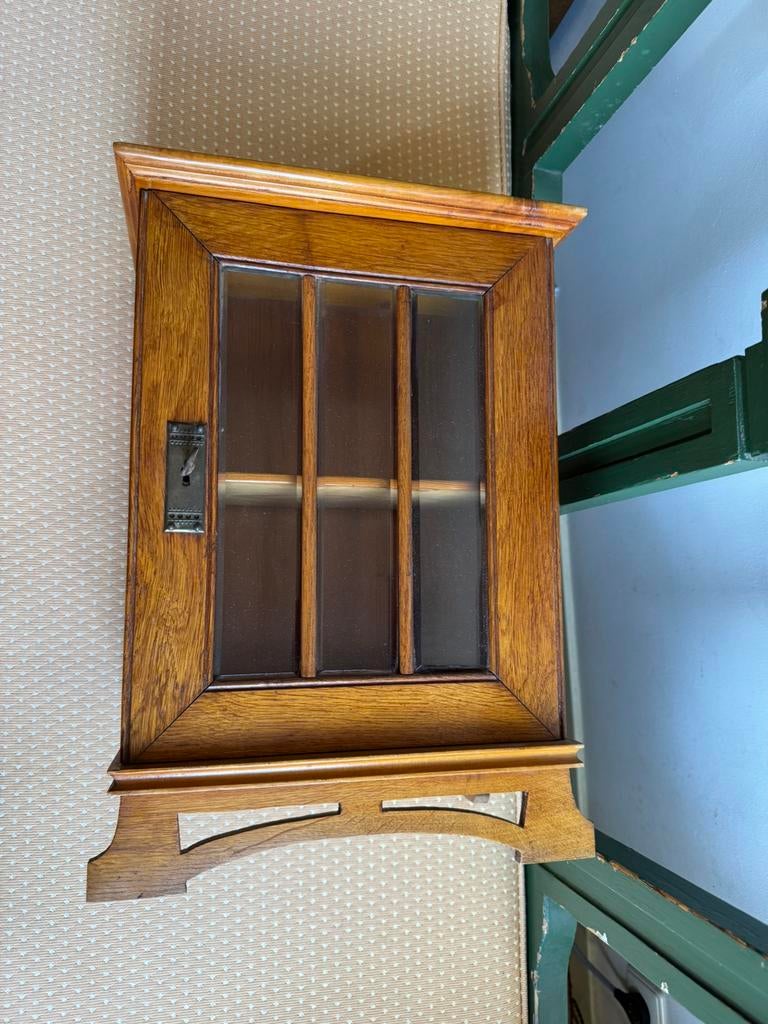 Jugendstil medicijnkastje, hout en glas, Ophalen, Minder dan 50 cm, Glas, Zo goed als nieuw