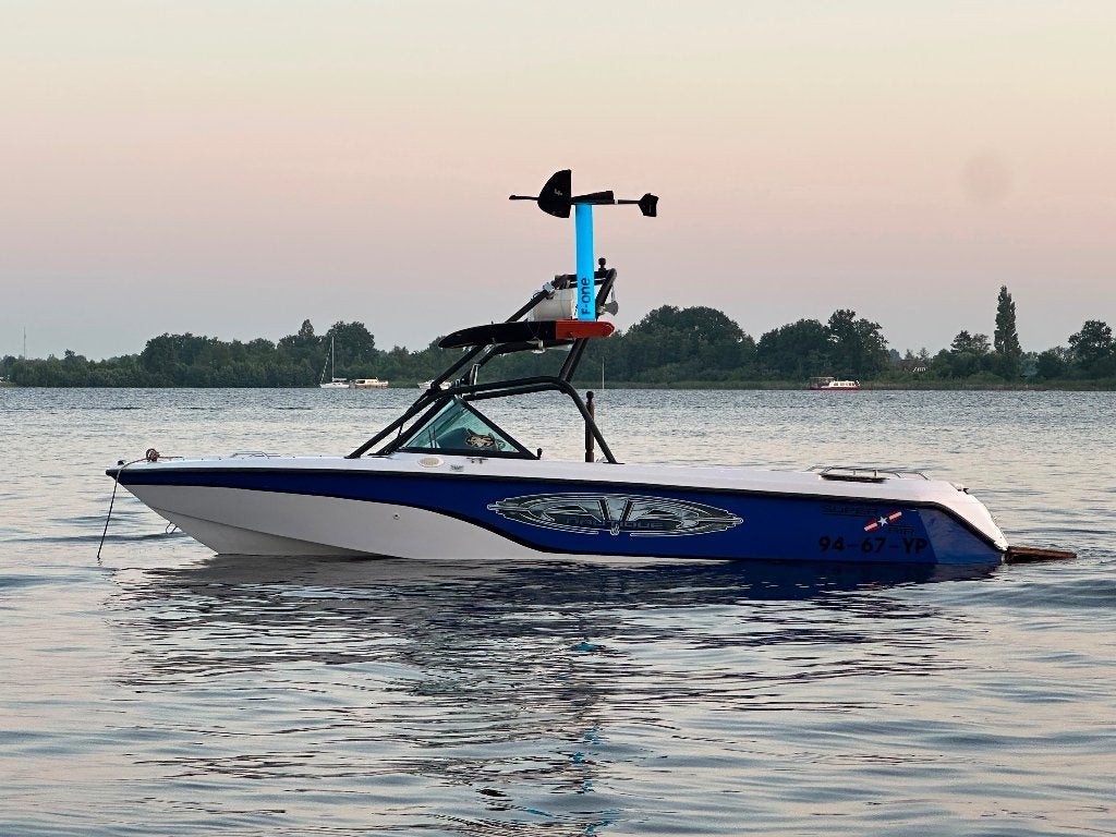 Correct Craft Super Air Nautique 210, Watersport en Boten, Ophalen, Overige merken, Gebruikt, Binnenboordmotor