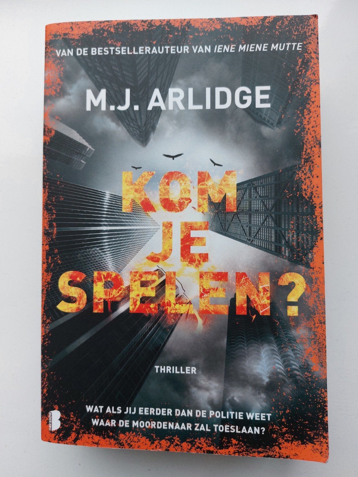 Kom je spelen? - M.J. Arlidge (Helen Grace serie), Boeken, Thrillers, Europa overig, Ophalen of Verzenden, Zo goed als nieuw, Mj arlidge