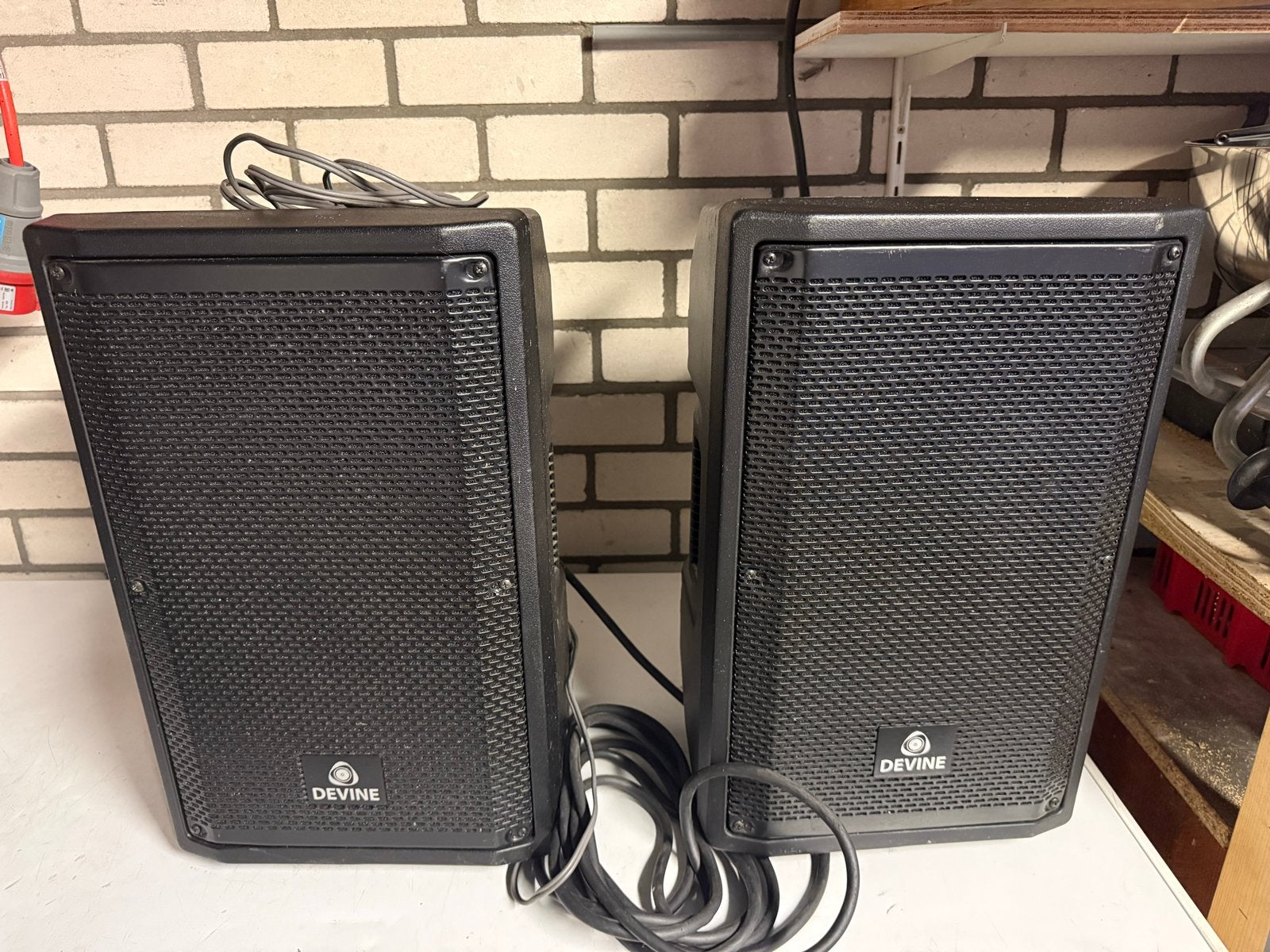 Devine Artis 10A actieve speakerset met beugels