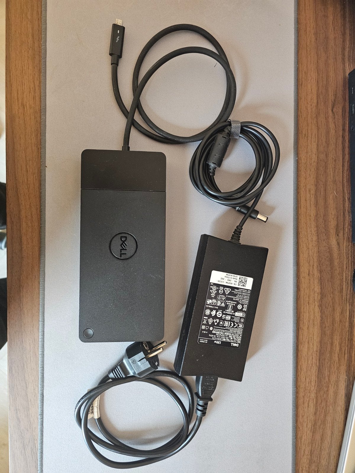 Dell WD19TB Thunderbolt Docking Station met adapter, Ophalen of Verzenden, Gebruikt, Dell