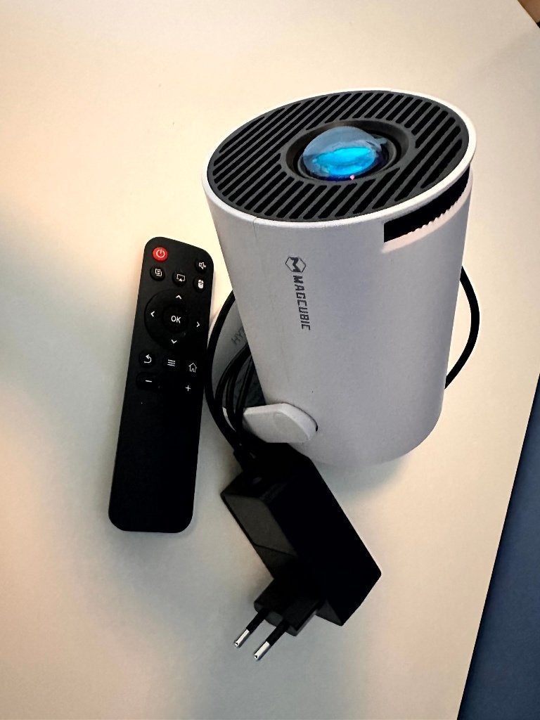 MAGCUBIC Smart Projector, Audio, Tv en Foto, Beamers, Ophalen of Verzenden, Zo goed als nieuw, LED, Overige resoluties