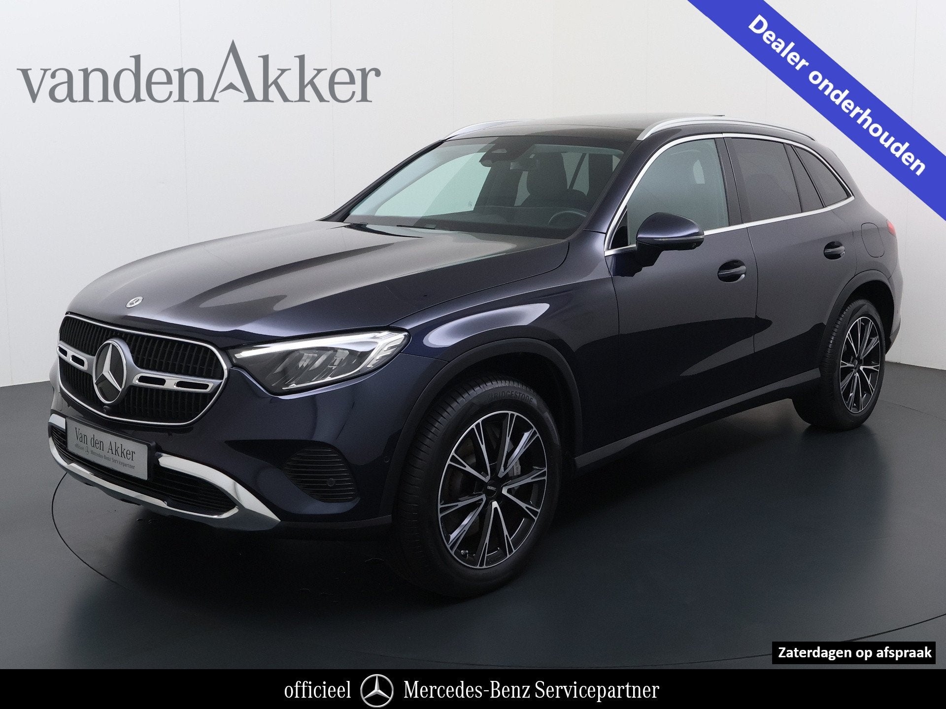 Mercedes-Benz GLC 300e 4Matic // Trekhaak // Panoramadak //, Automaat, 12 maanden, Stof, Gebruikt