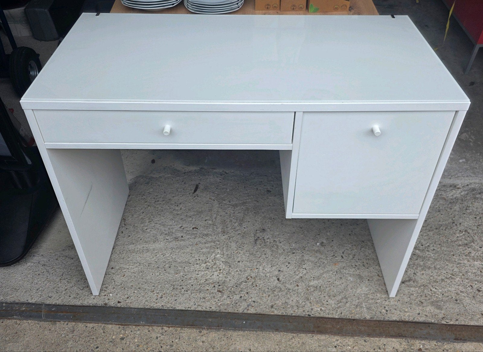 Toilettafel bureau ikea met bijhorend glasplaat, Huis en Inrichting, Ophalen of Verzenden, Zo goed als nieuw