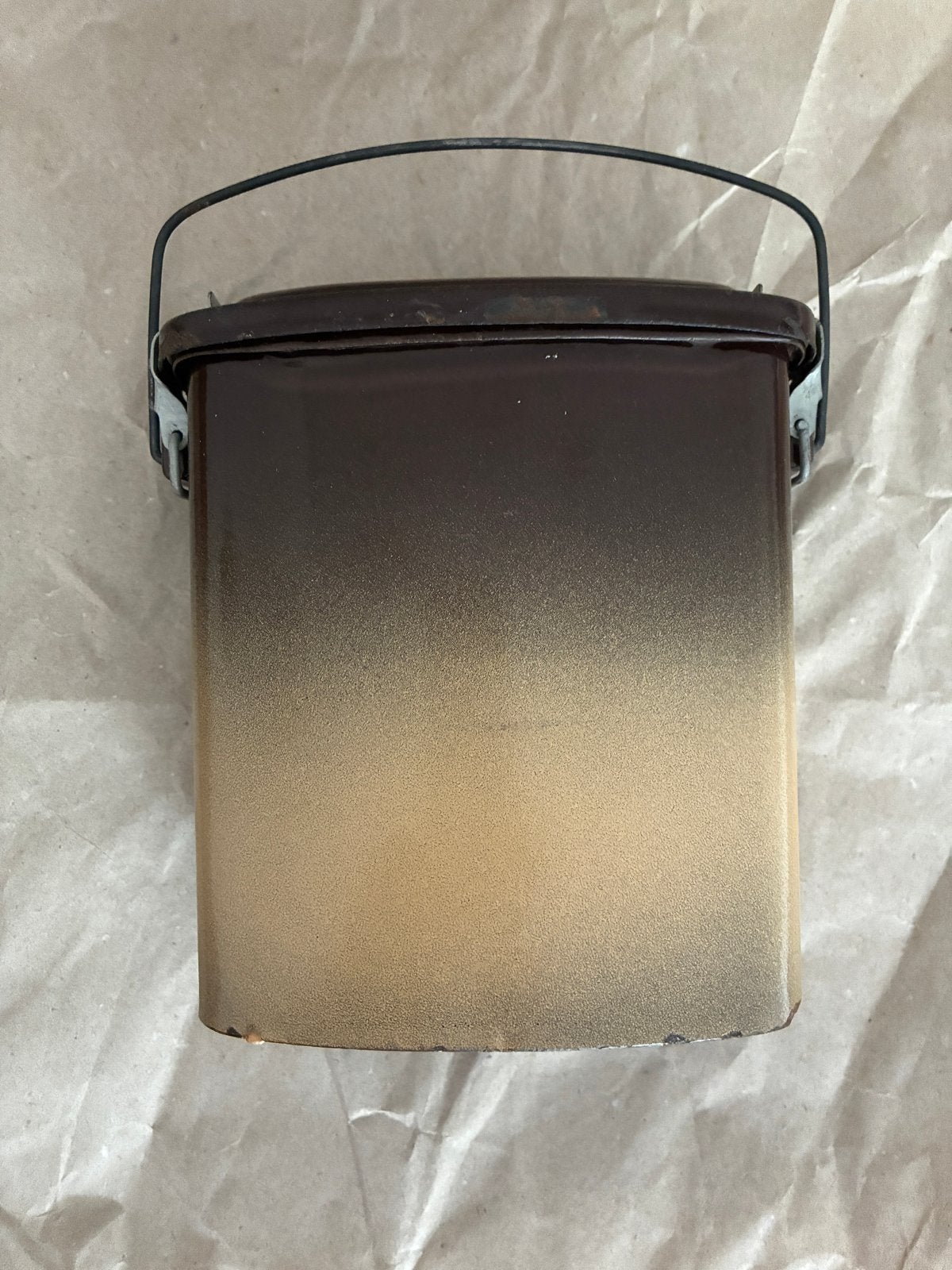 Vintage bruine emaille lunchbox met handvat, Ophalen of Verzenden