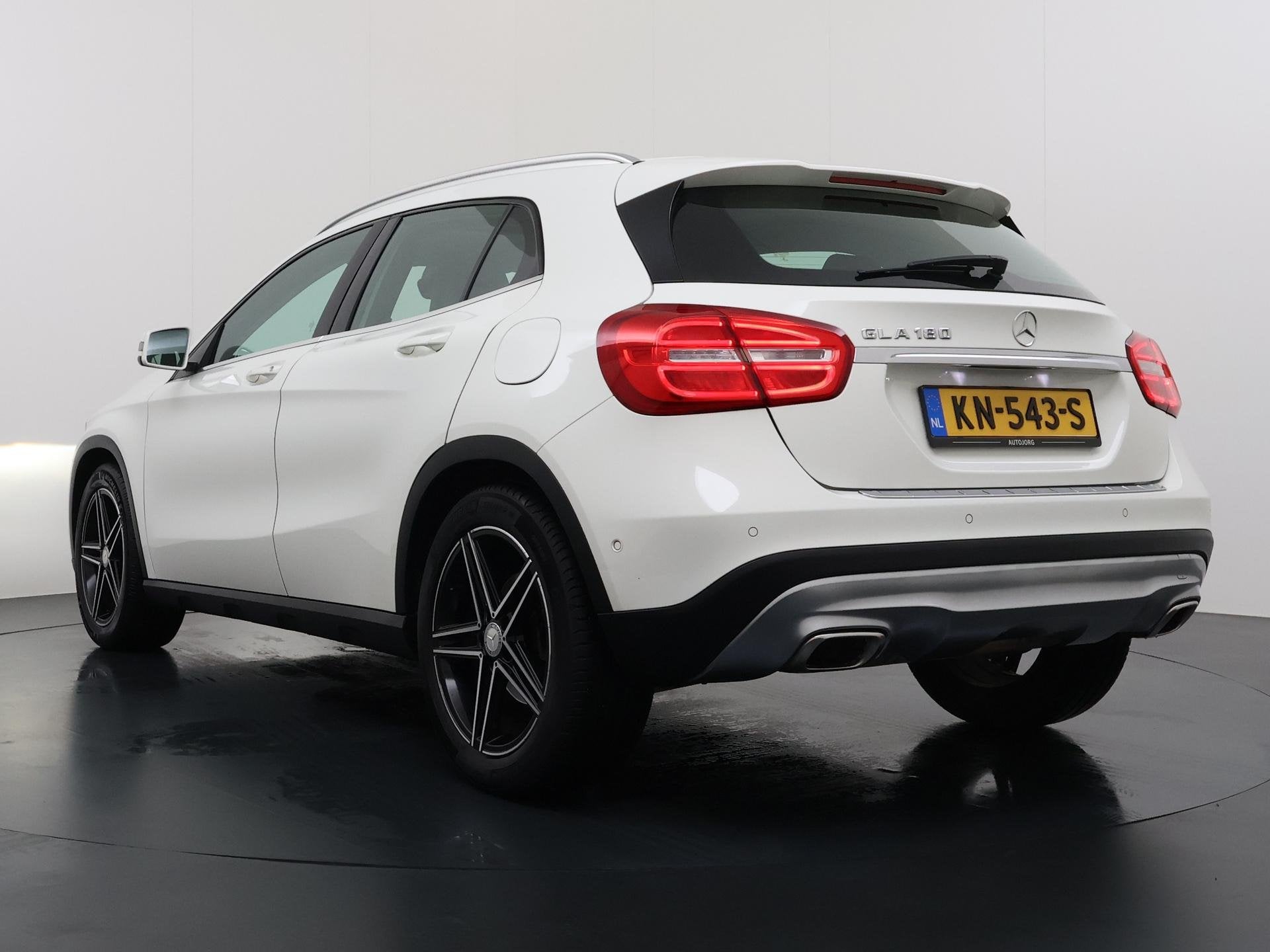 Mercedes-Benz GLA-klasse 180 Prestige Urban | Panoramadak |, Auto's, Gebruikt, 4 cilinders, 715 kg, 1335 kg