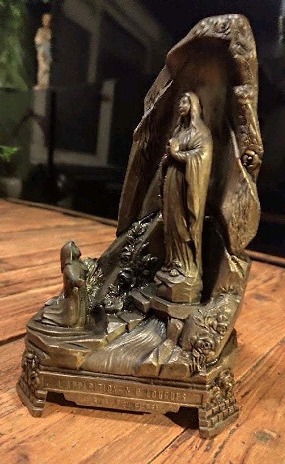 Bronzen Maria beeldje Lourdes - Devotiebeeldje 20cm, Ophalen of Verzenden, Zo goed als nieuw, Religie