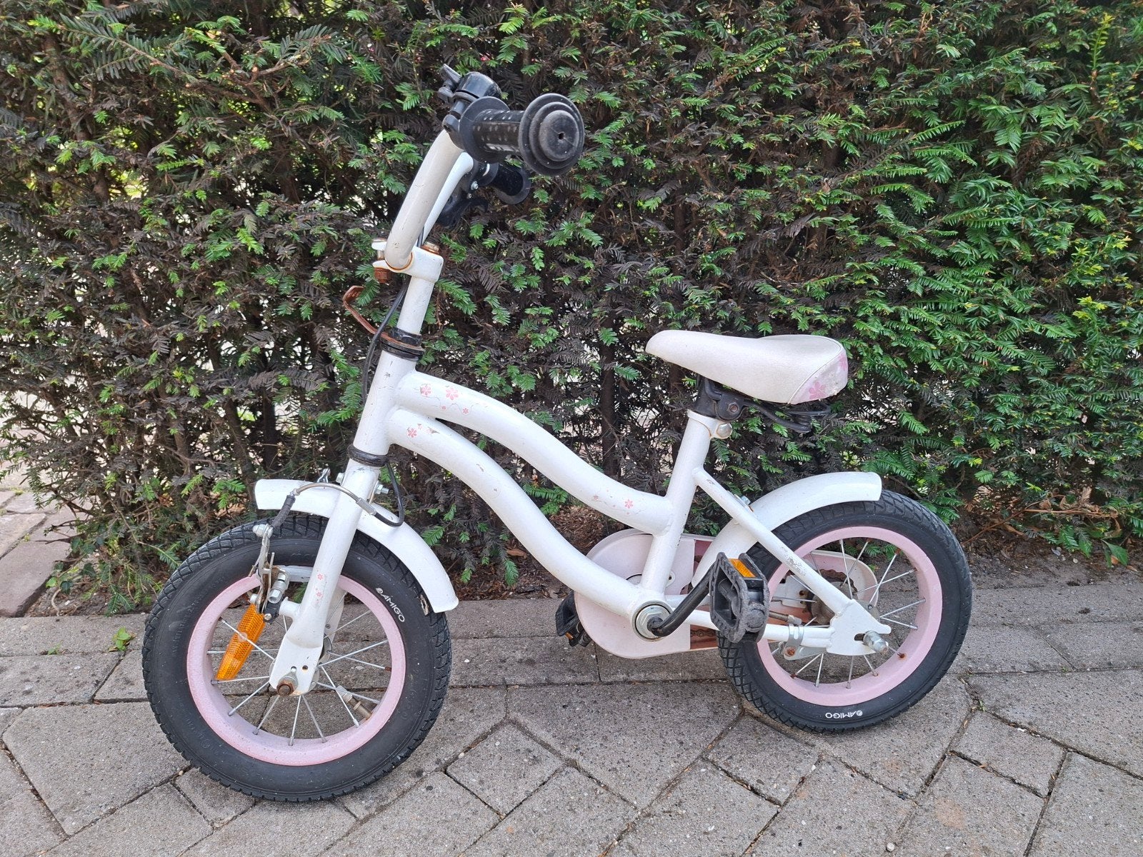 Amigo Kinderfiets - Wit met Roze, Fietsen en Brommers, Fietsen | Kinderfietsjes, Gebruikt, Minder dan 16 inch, Terugtraprem, Ophalen