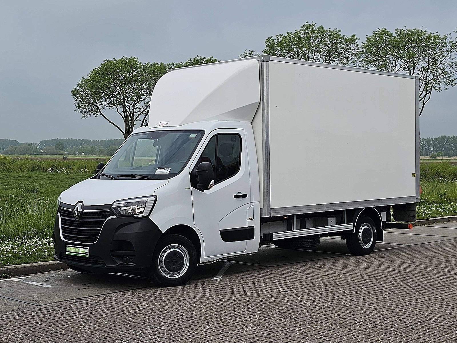 RENAULT MASTER 2.3 bakwagen laadklep!, 145 pk, Gebruikt, Euro 6, Navigatiesysteem