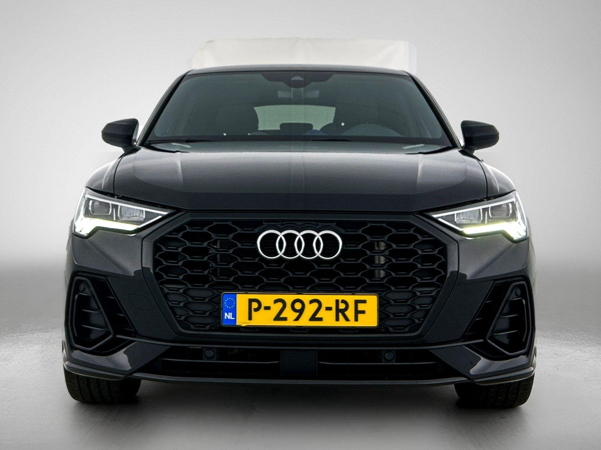 Audi Q3 Sportback 45 TFSI e S Edition 245 PK | Navigatie | C, Auto's, 12 maanden, Gebruikt, Leder en Stof, Zwart