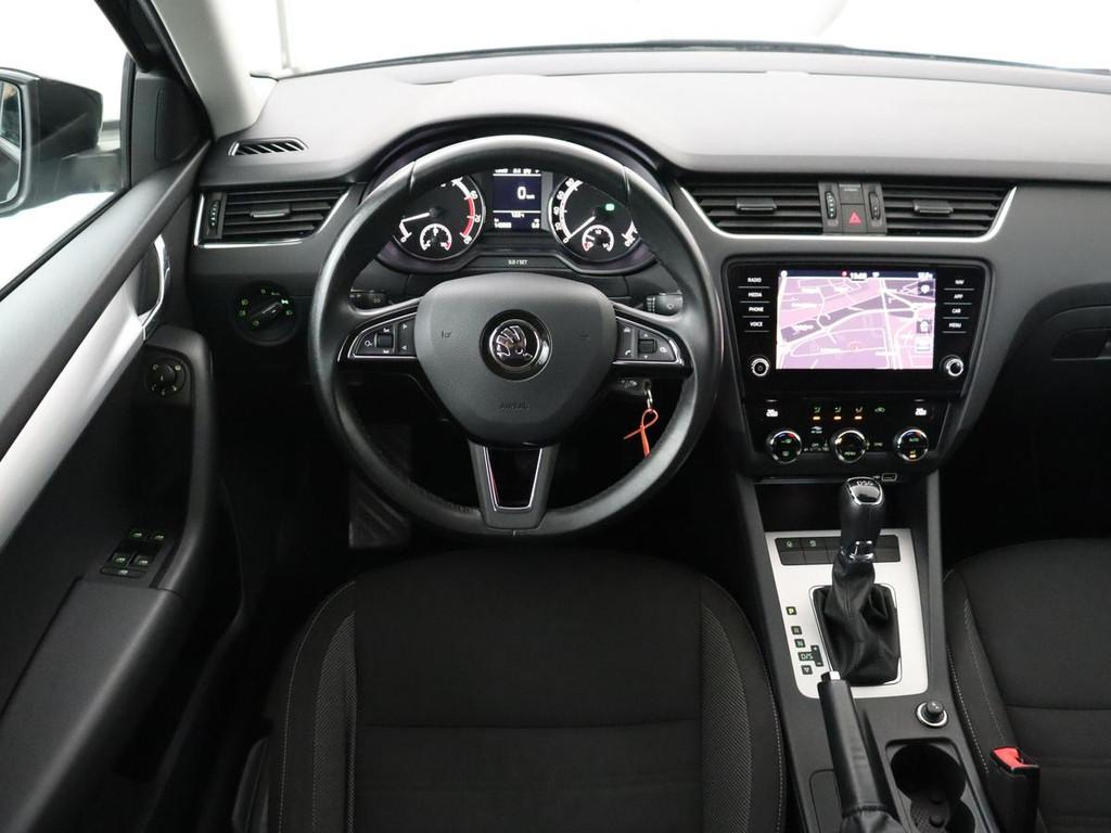 Skoda Octavia 1.5 TSI Ambition Business | Automaat | Trekhaa, Auto's, Skoda, Stof, Gebruikt, 150 pk, Zwart