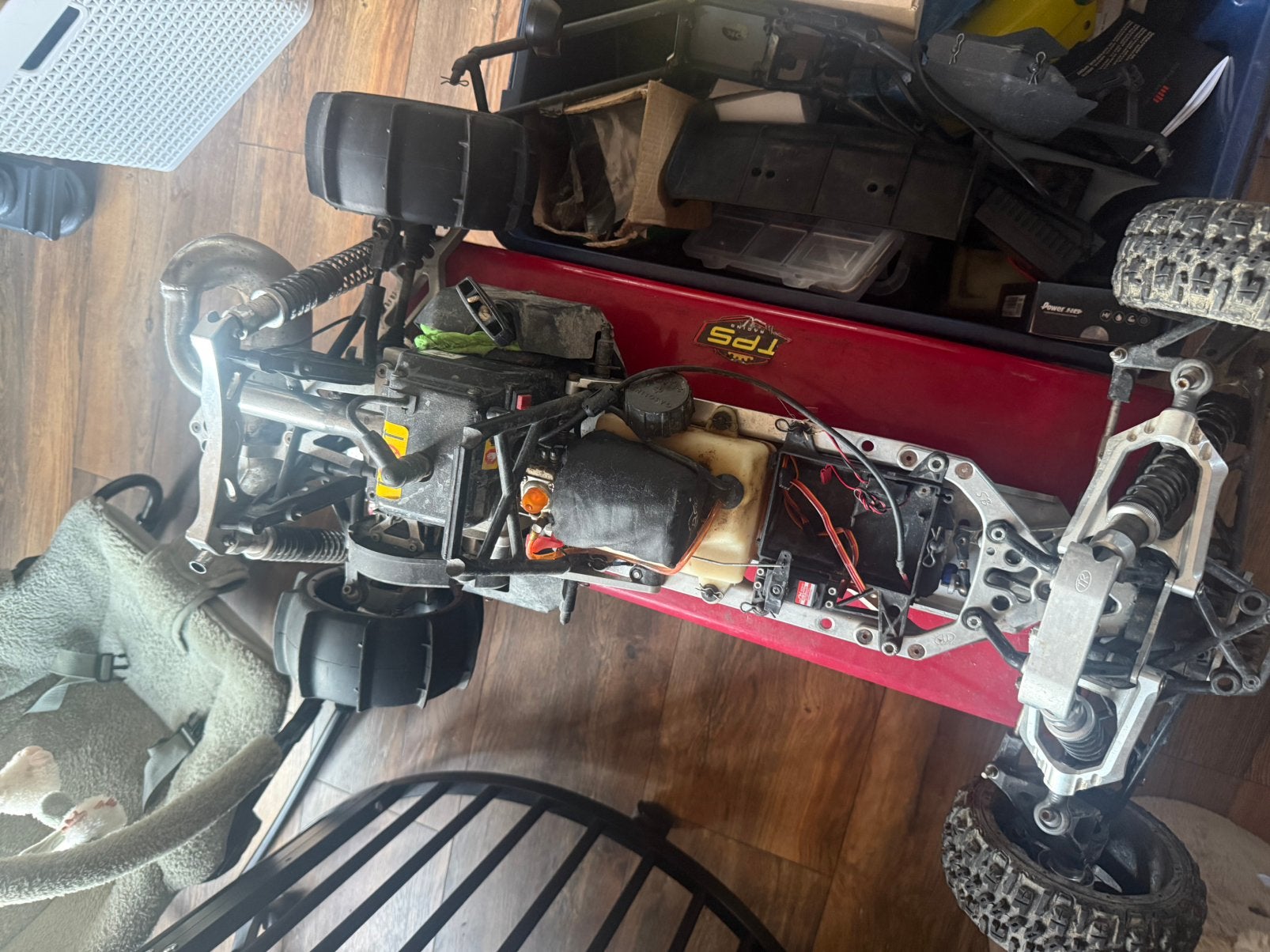 Hoi baja 5b, Hobby en Vrije tijd, Ophalen, Overige schalen, Benzine, Auto offroad