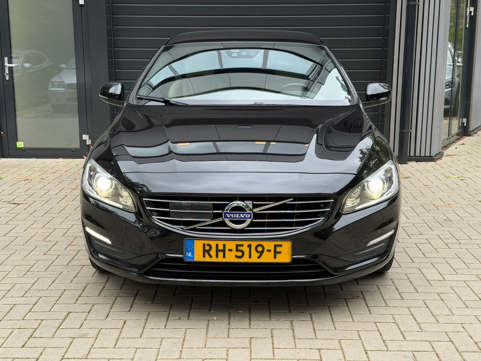 Volvo V60 1.5 T3 Polar+ Dynamic (bj 2017, automaat), Auto's, Automaat, Automatische klimaatregeling, Euro 6, 4 cilinders