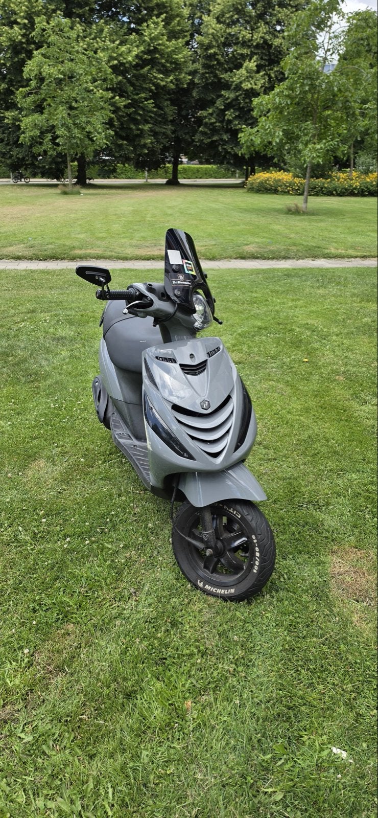 Piaggio Zip Scooter - Grijs, Ophalen, Gebruikt, Benzine, Piaggio