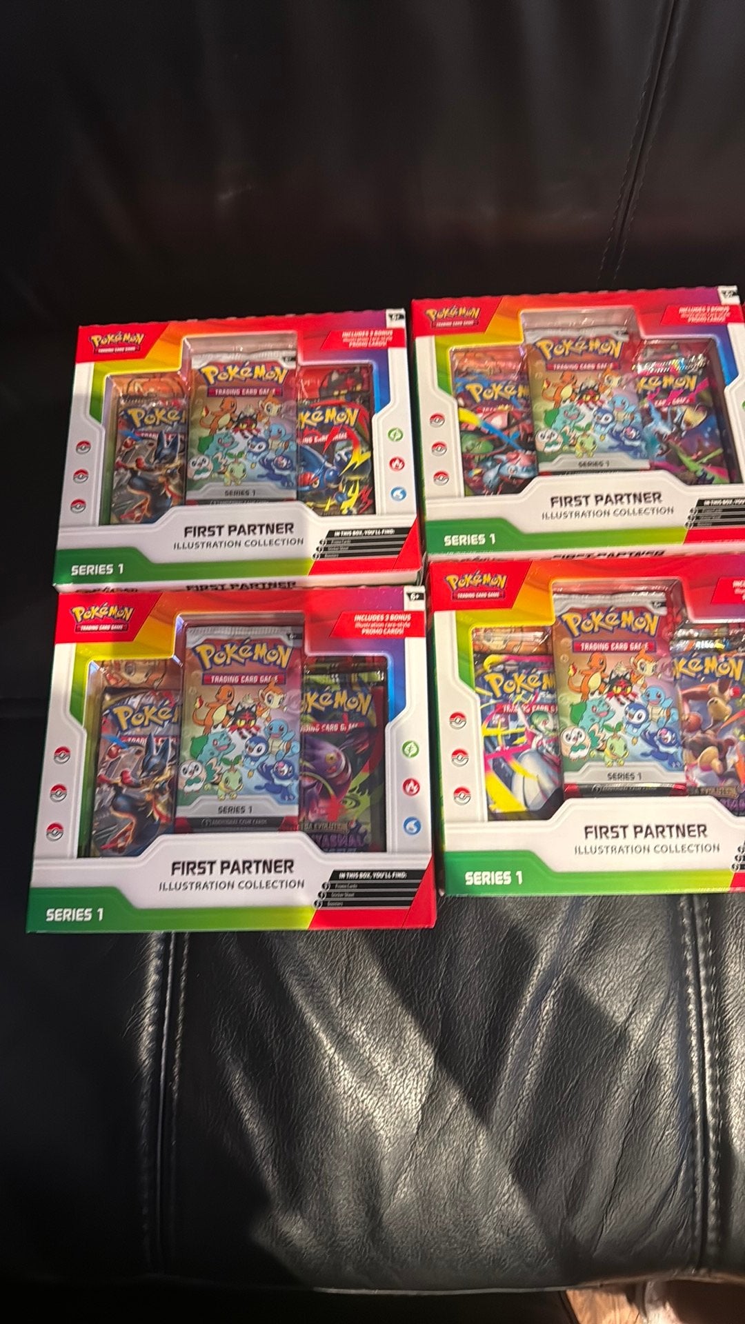 First Partner Series 1, en Pitch Black Pokemon Center ETB, Ophalen of Verzenden, Nieuw, Boosterbox