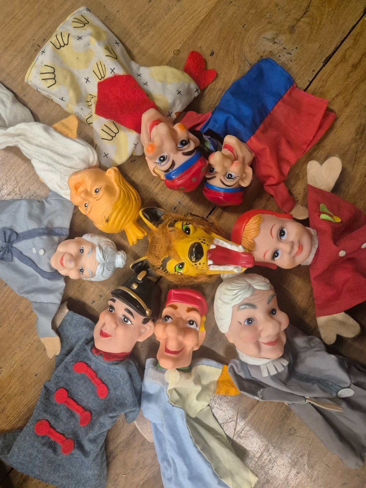 Vintage Jan Klaassen poppenkast set met rieten mand, Kinderen en Baby's, Ophalen of Verzenden, Gebruikt, Overige typen
