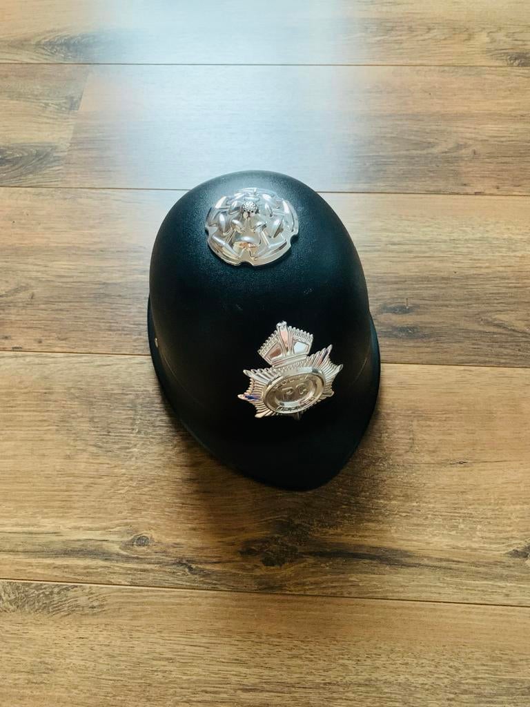 Politiehelm voor kinderen - Perfect voor verkleedpartijen, Ophalen of Verzenden, Zo goed als nieuw, Jongen of Meisje