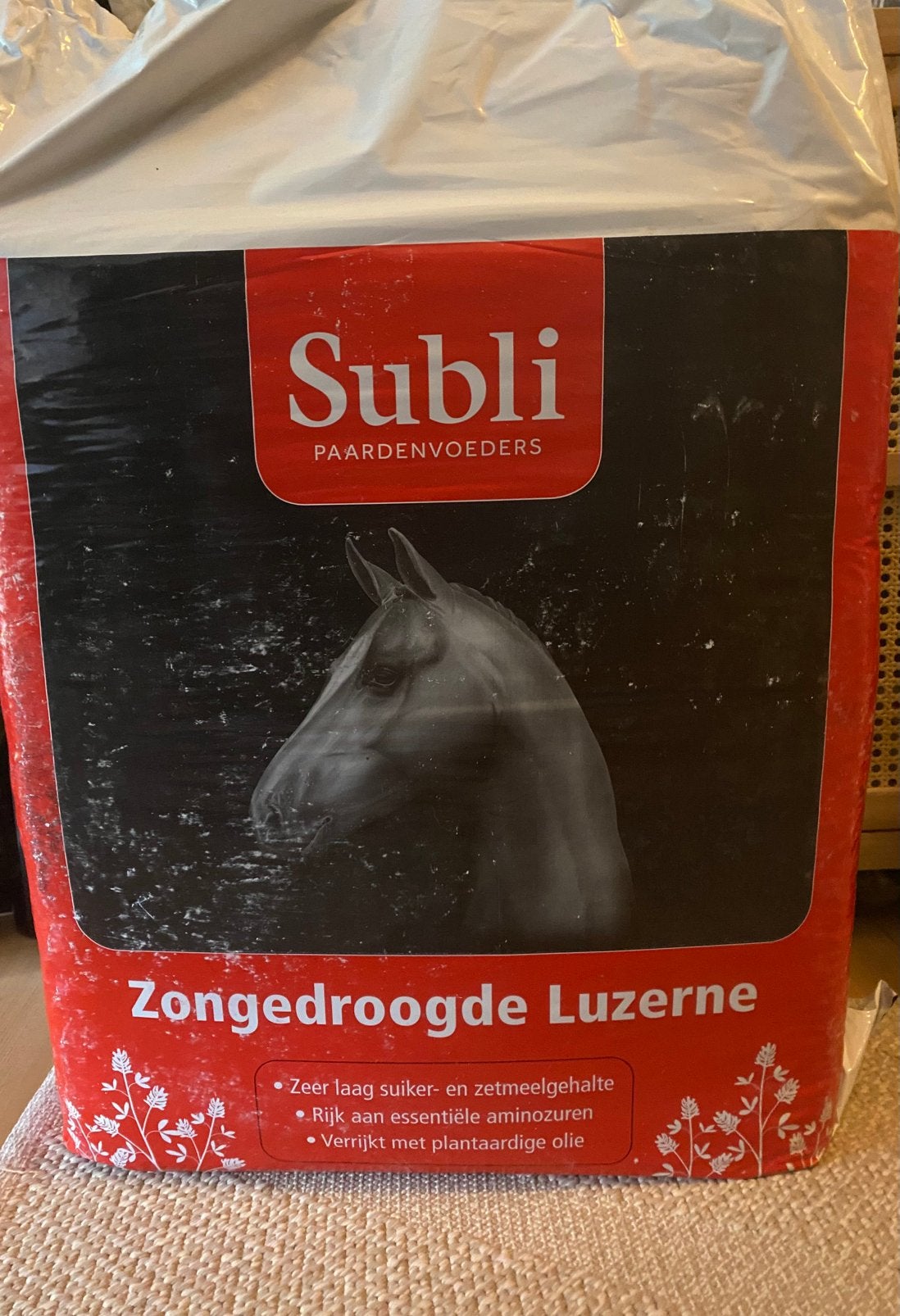 Subli zongedroogde Luzerne paard, Dieren en Toebehoren, Ophalen, Vee