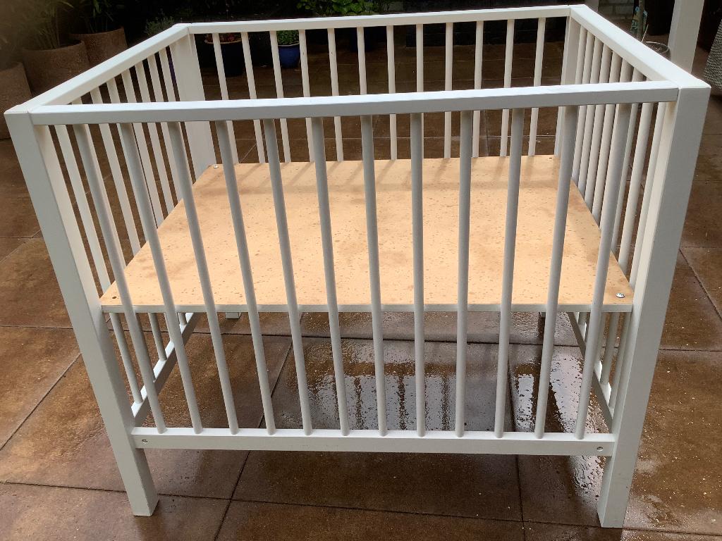 Witte box met verstelbare plank, Kinderen en Baby's, Boxen, Ophalen, Gebruikt, Rechthoekig, In hoogte verstelbaar