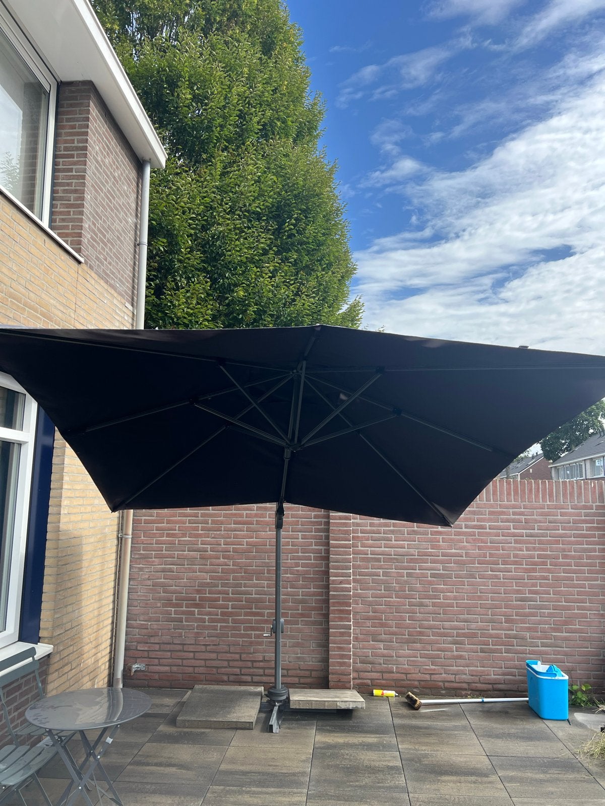 Zweefparasol - Zo goed als nieuw, Kantelbaar, 2 tot 3 meter, Ophalen of Verzenden, Zweefparasol