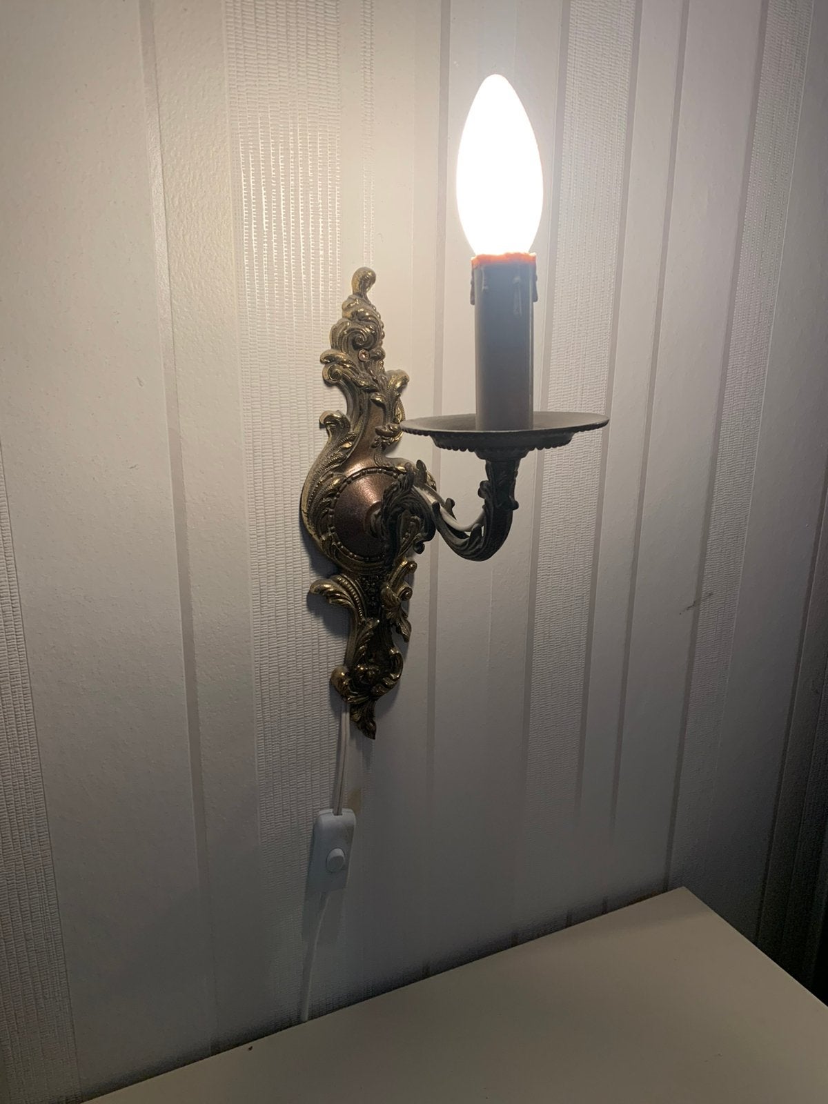 Twee messing wandlampjes met losse grijs voile kapjes, Overige materialen, Wandlamp, Gebruikt, Met schakelaar
