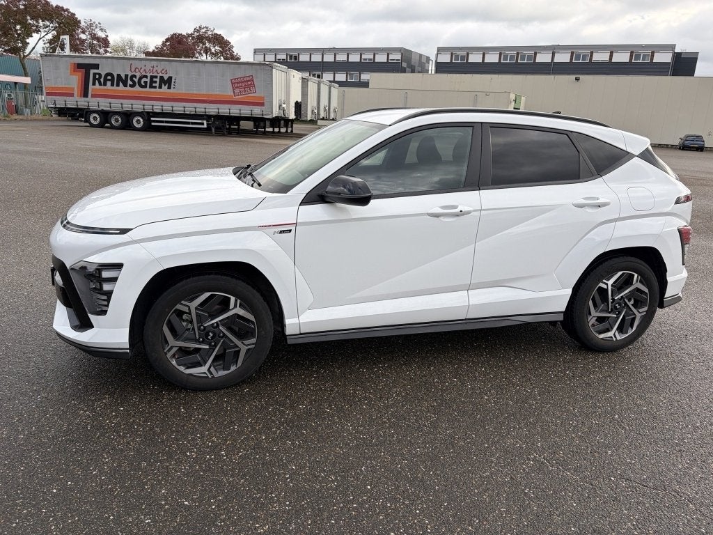 Hyundai Kona 1.6 GDI HEV N Line Hybrid in nieuwstaat, Auto's, Gebruikt, Wit, Verwarmde buitenspiegels, SUV of Terreinwagen