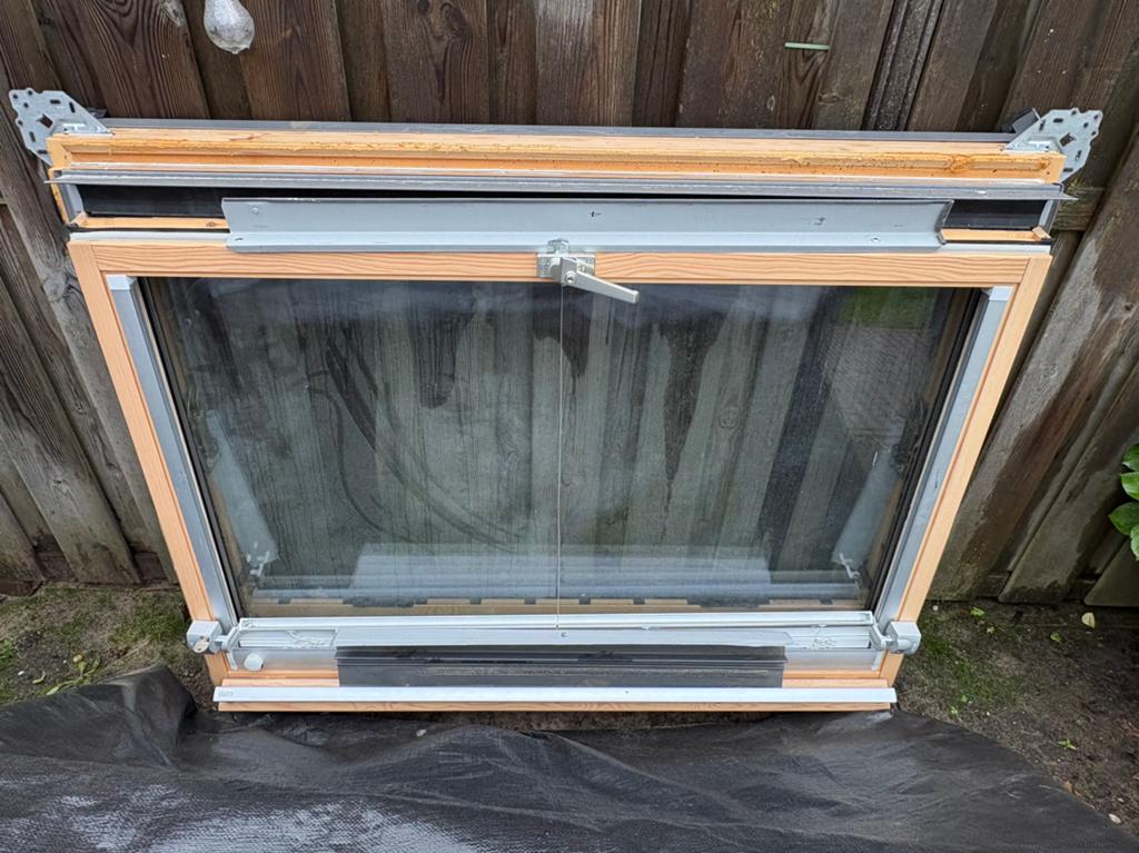 Velux dakraam GGL U04, Ophalen, Gebruikt, Minder dan 80 cm, 80 tot 120 cm