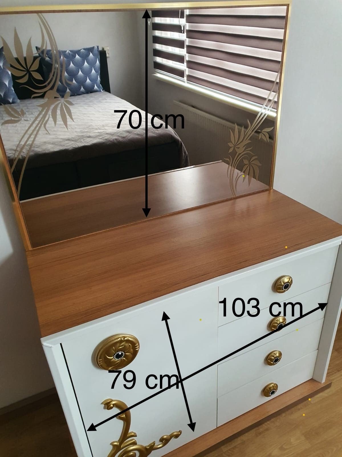 Dressoir met spiegel en lades - Wit met goudkleurige details, Huis en Inrichting, Kasten | Dressoirs, Gebruikt, 100 tot 150 cm