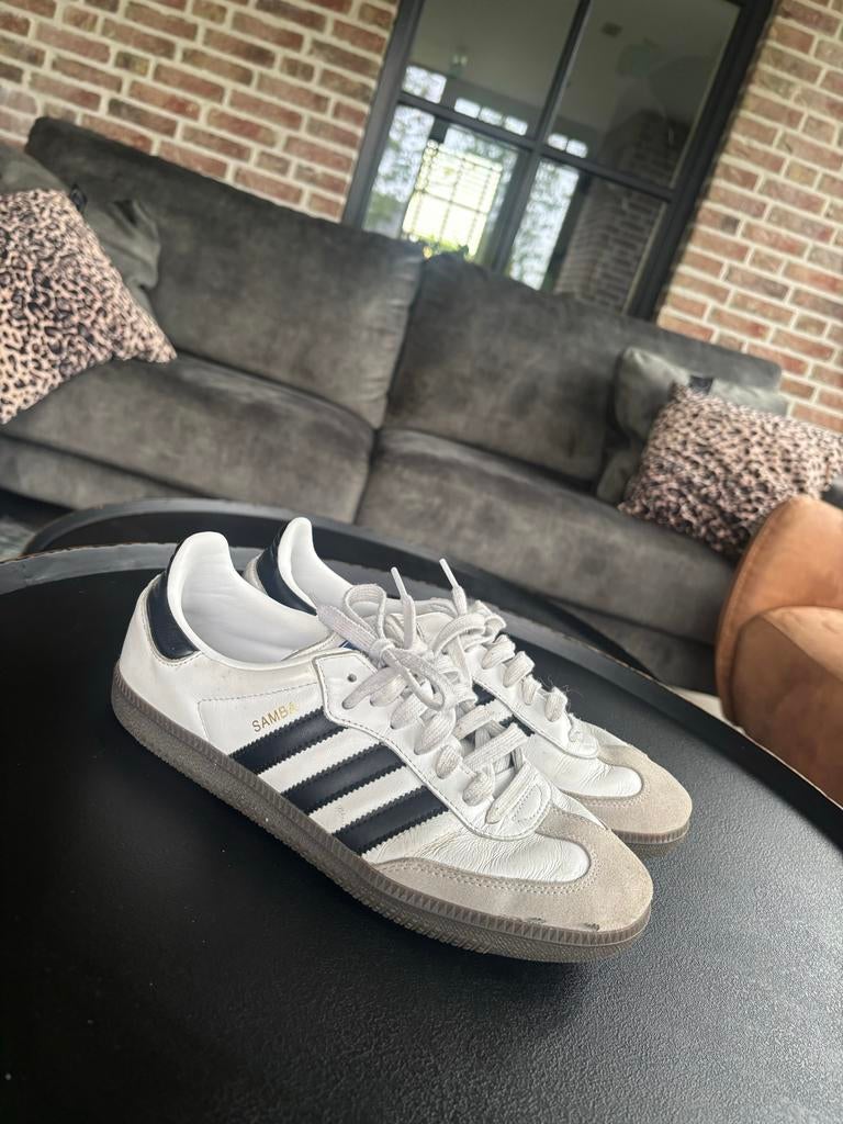Adidas Samba sneakers - Goede staat, Kleding | Dames, Schoenen, Ophalen of Verzenden, Gedragen, Wit, Sneakers of Gympen