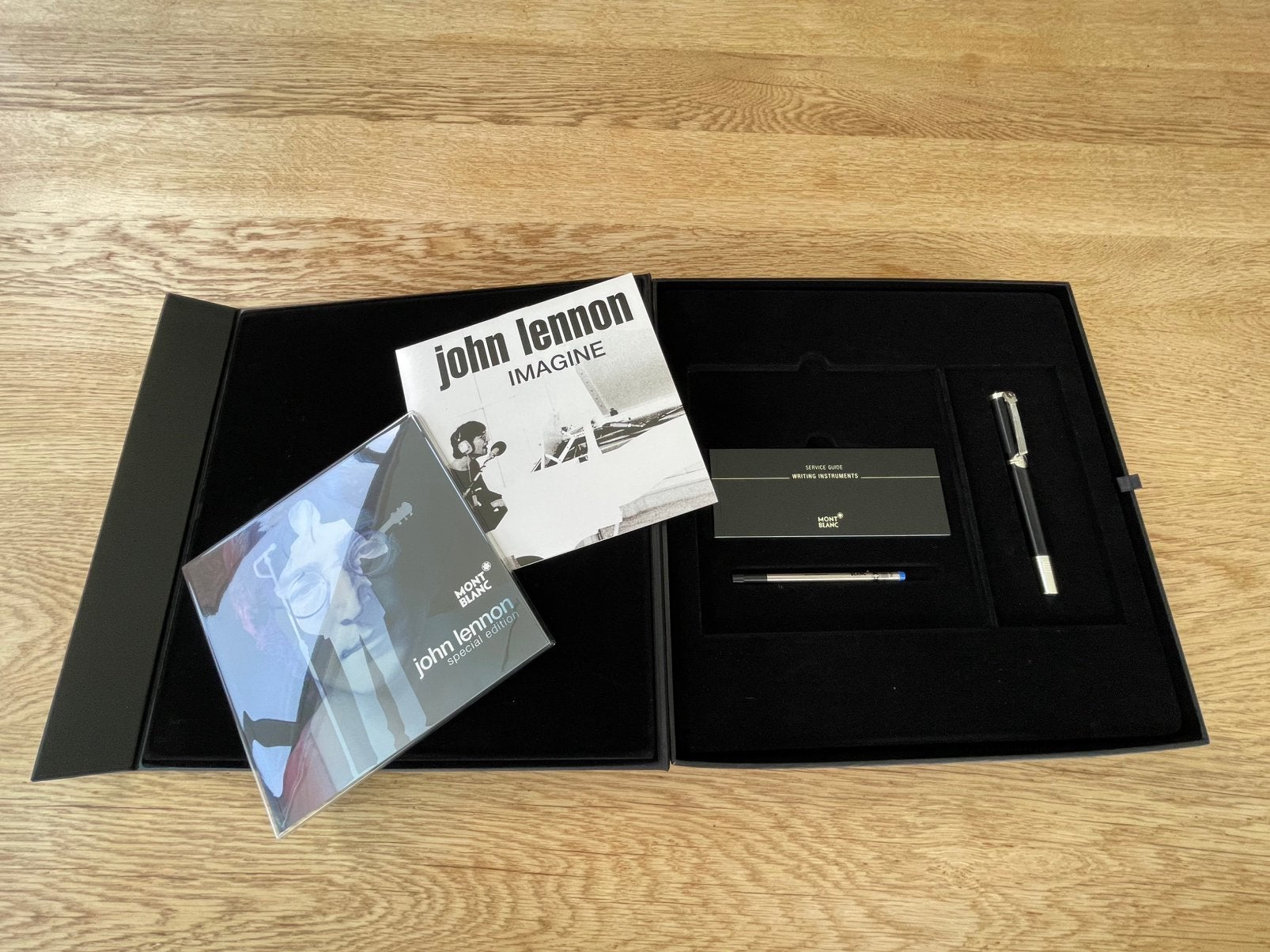Montblanc pen John Lennon special edition, Balpen, Met doosje, Ophalen of Verzenden, Zo goed als nieuw