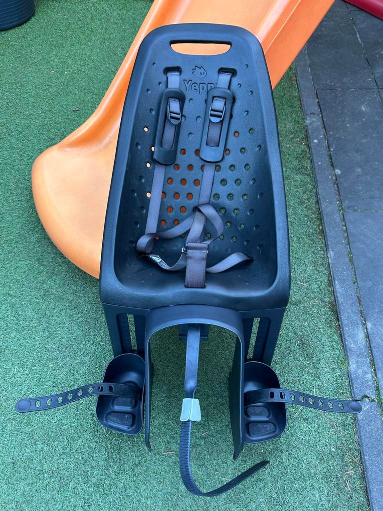 Yepp Fietsstoeltje Achter - Comfortabel en Veilig, 15 t/m 25 kg, Achterzitje, Voetsteuntjes, Ophalen of Verzenden