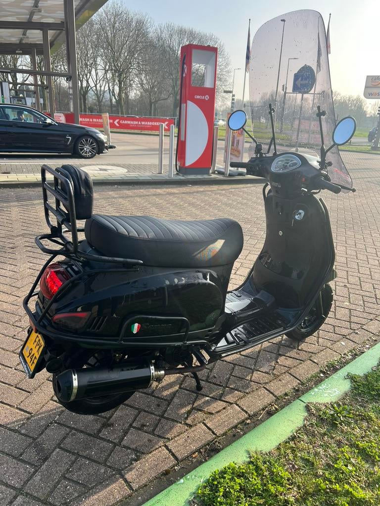 Senzo rivalux s, Fietsen en Brommers, Scooters | Overige merken, Zo goed als nieuw, Maximaal 45 km/u, Benzine, Ophalen