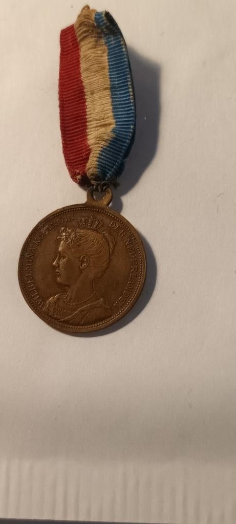 Bronzen Medaille Koningin Wilhelmina met lint, Ophalen of Verzenden