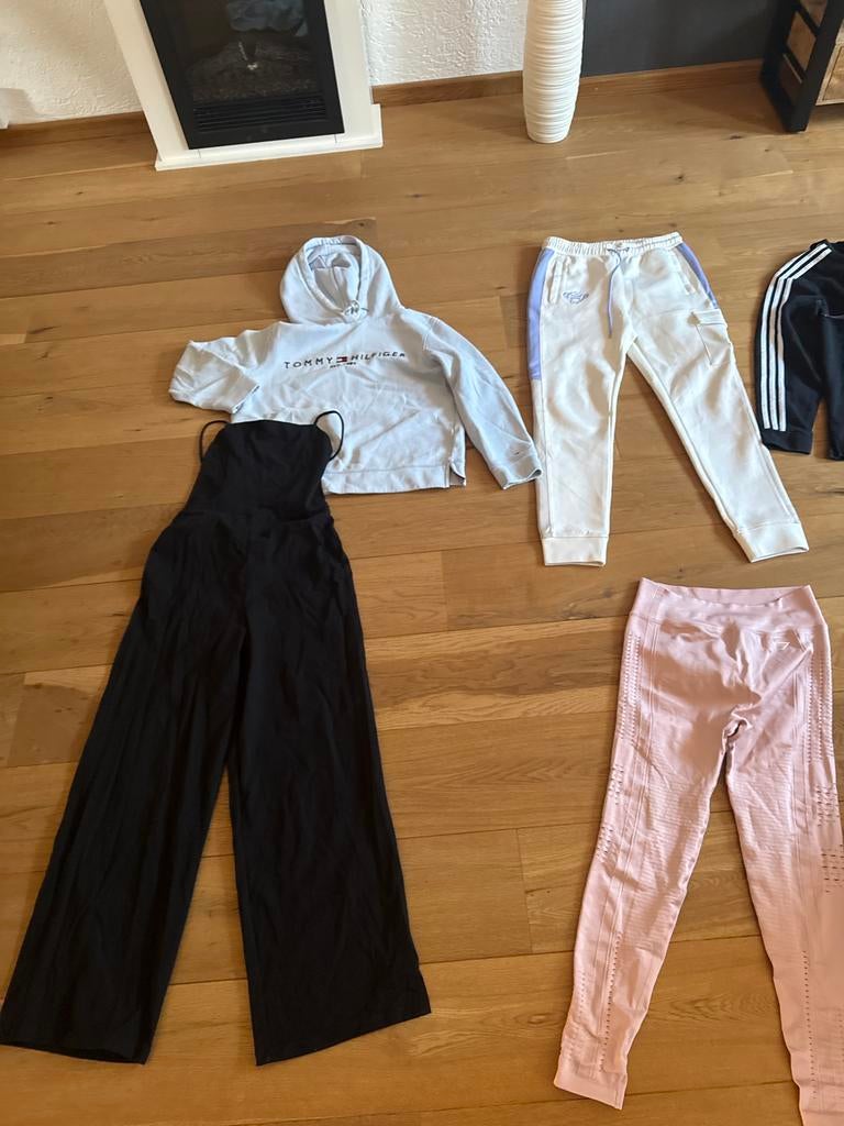 Kledingpakket Maat M: Truien, Legging, Jumpsuit, Jurken, Top, Ophalen, Gedragen, Maat 38/40 (M)