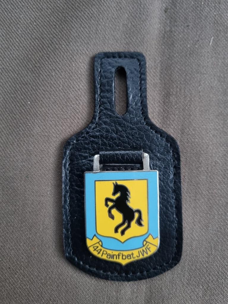 Borstzakhanger 44 PAINFBAT JWF, Verzamelen, Ophalen of Verzenden, Landmacht, Nederland, Embleem of Badge