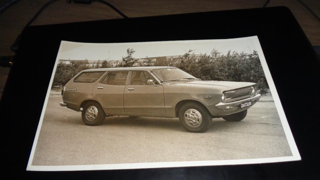 Grote Persfoto DATSUN 120Y  STATIONWAGON, Verzenden, Zo goed als nieuw, Overige merken
