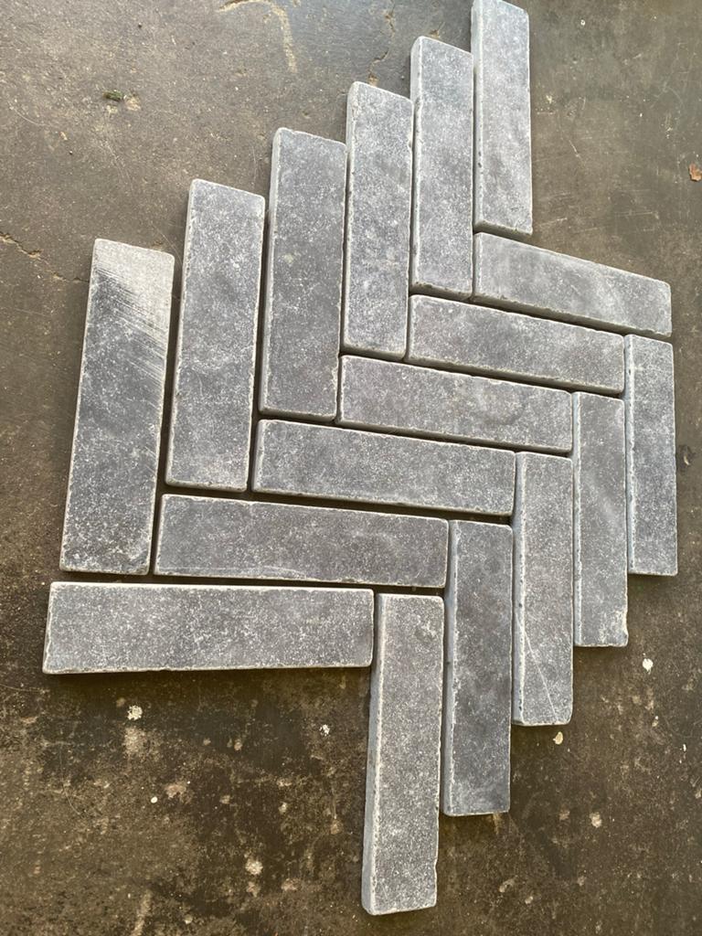 5m2 Nieuwe Chinese hardsteen strips 5x20cm, 16mm dik, Ophalen, Hardsteen, Zo goed als nieuw, 20 tot 40 cm