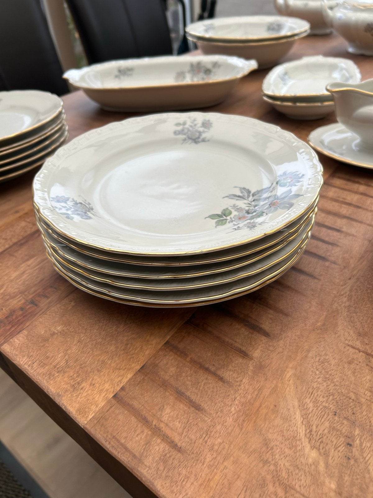 Foto 7 van Prachtig antiek servies met diverse dekschalen