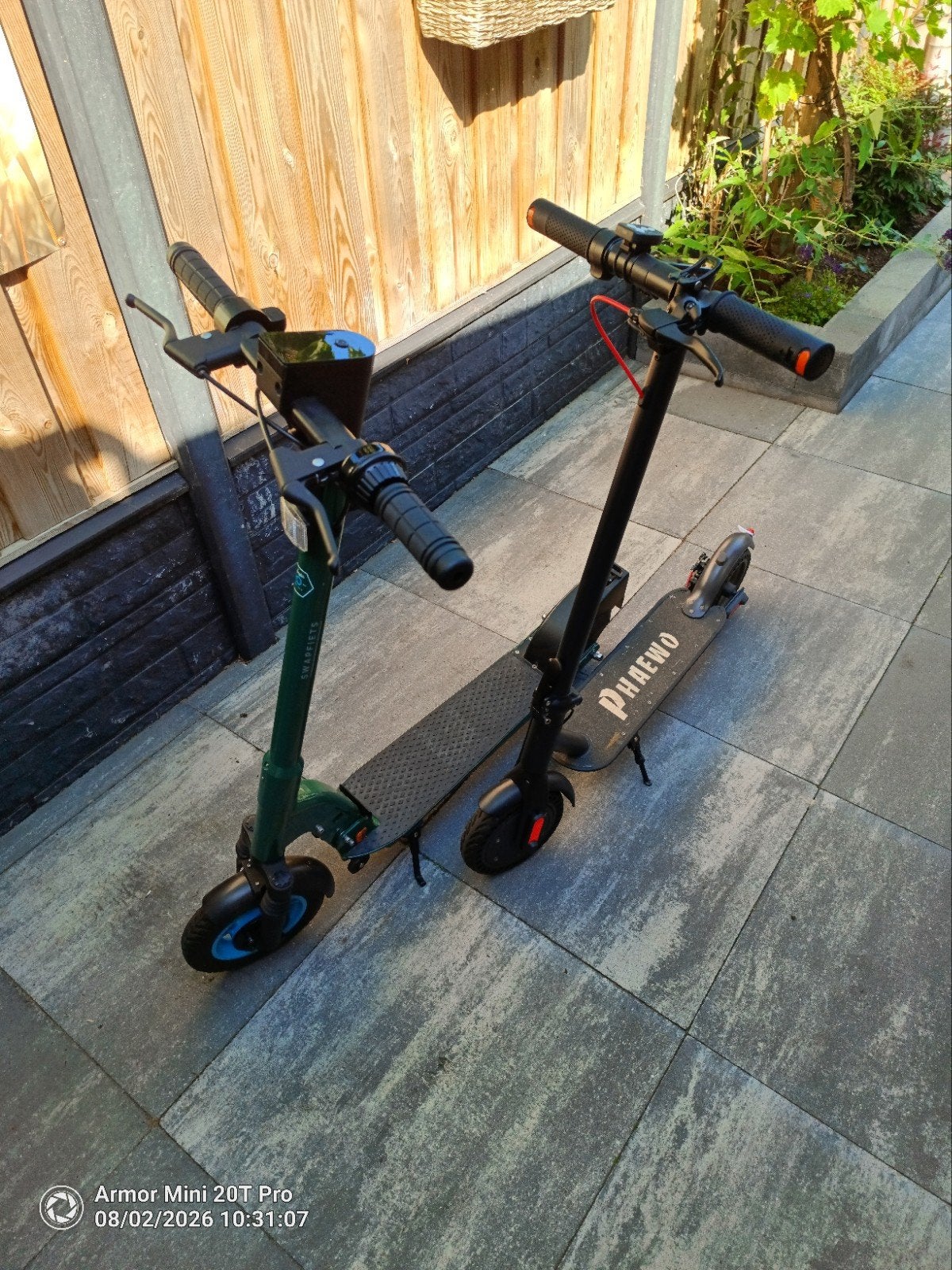 2 bijna nieuwe e-steps, Fietsen en Brommers, Ophalen, Zo goed als nieuw, Elektrische step (E-scooter), Phaewo/swapfiets