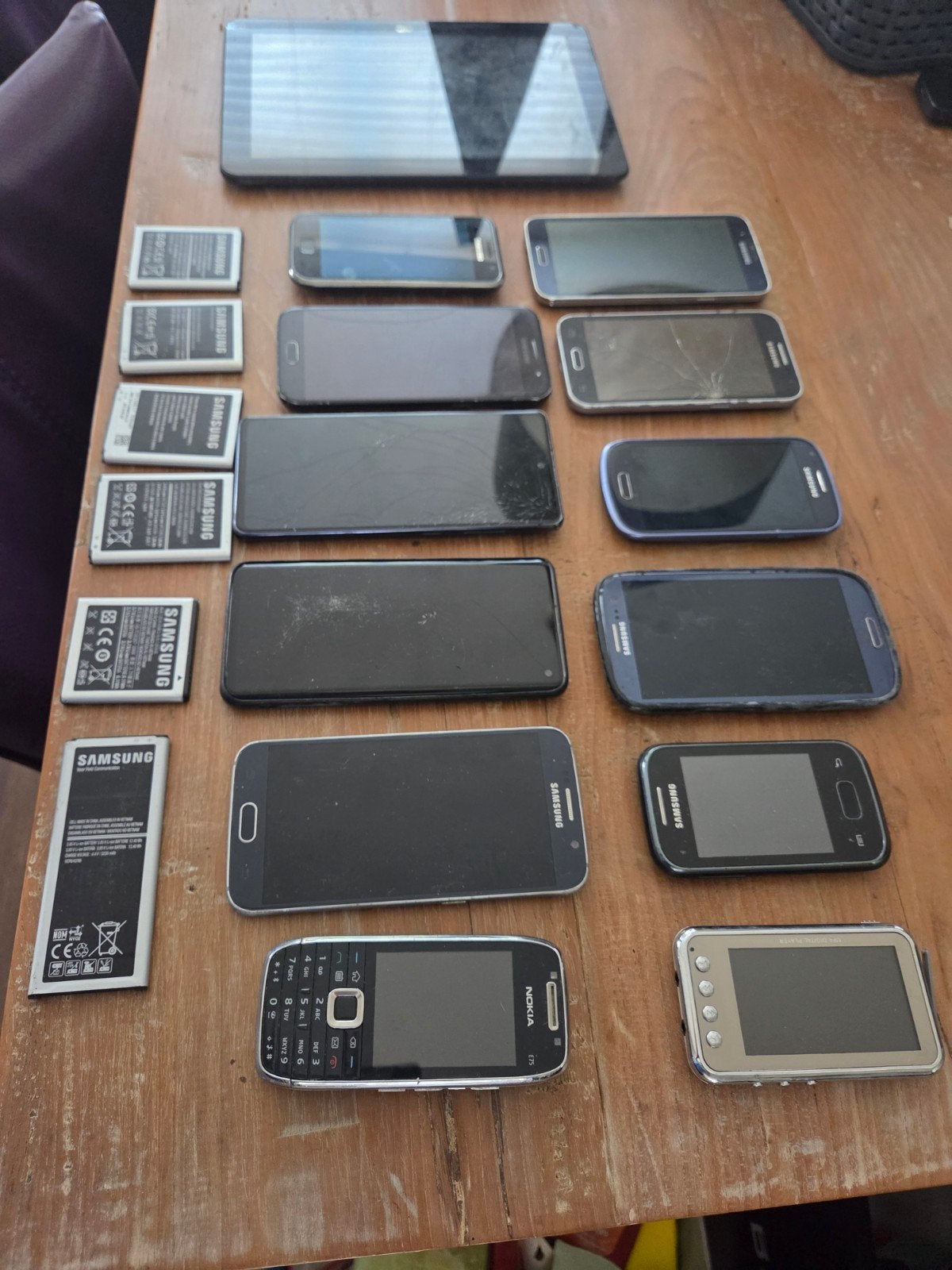 Partij diverse gebruikte telefoons en tablet met accu's, Ophalen of Verzenden
