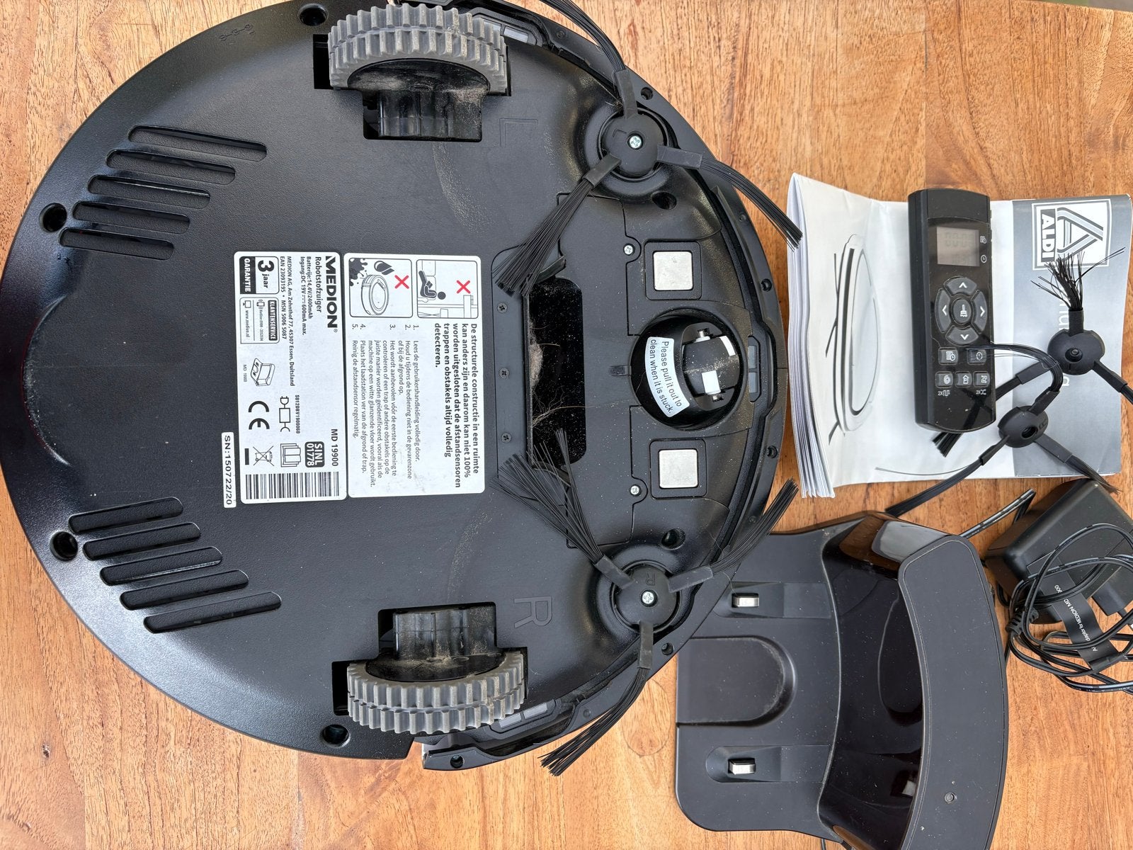 Medion Robotstofzuiger MD 19900 - Wit, Witgoed en Apparatuur, Inclusief accessoires, Ophalen of Verzenden, Robotstofzuiger, Reservoir