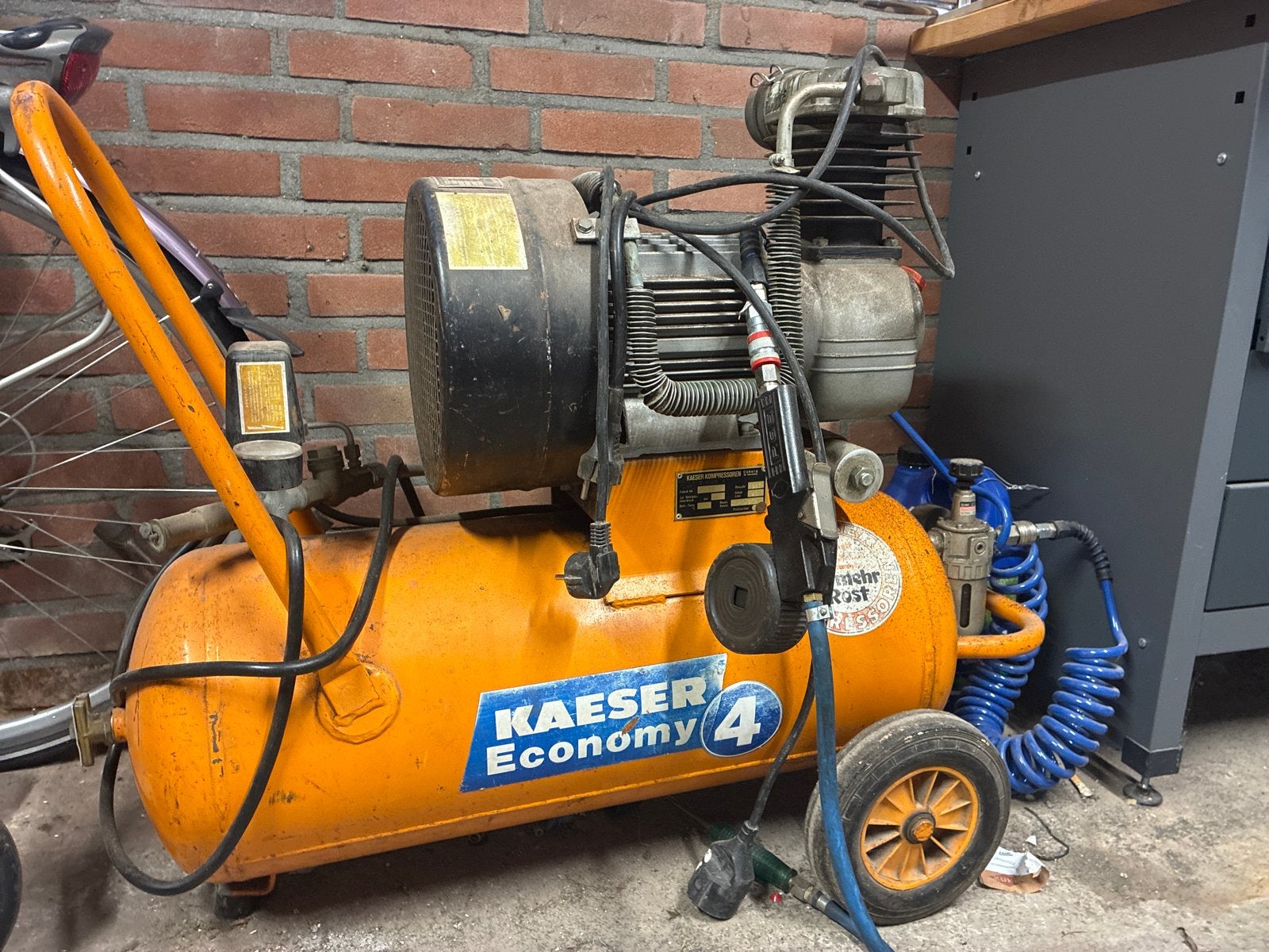 Kaeser Economy 4 Compressor - Betrouwbaar en Krachtig, Ophalen, Gebruikt, 200 tot 400 liter/min, Mobiel