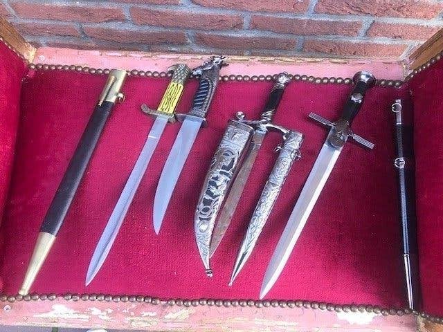 kleine collectie dolken, één koop, Ophalen of Verzenden, Overige soorten, Duitsland, Mes of Dolk